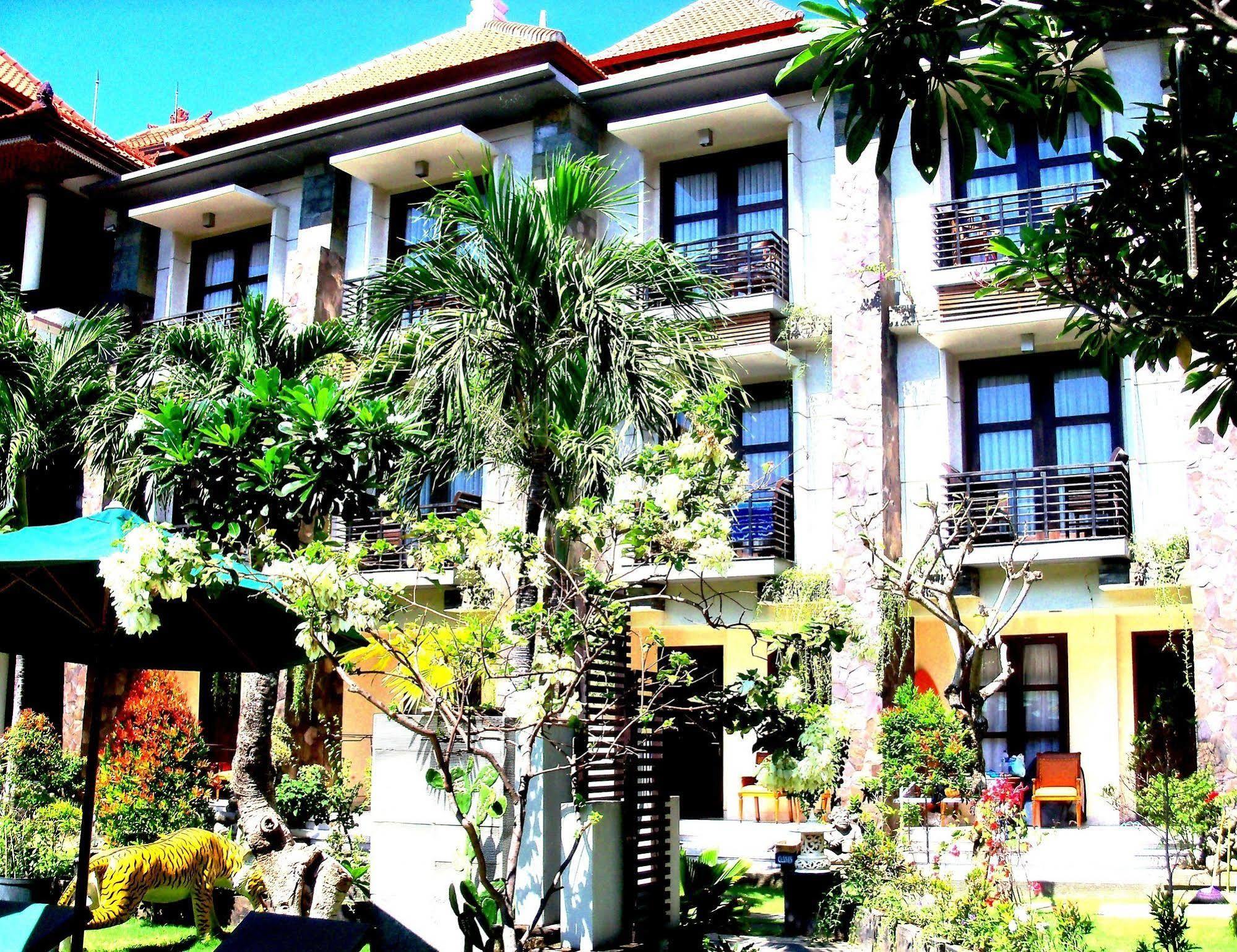 La Walon Hotel Kuta  Exterior photo